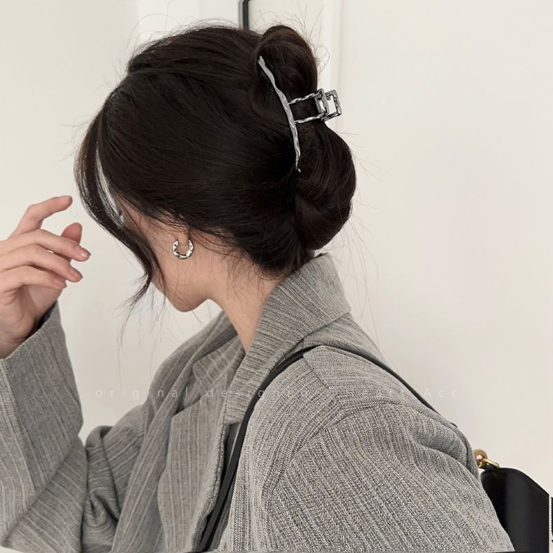 Ins metal style one-word gripper large back of the head hair clip female light luxury high-end shark clip hair accessories