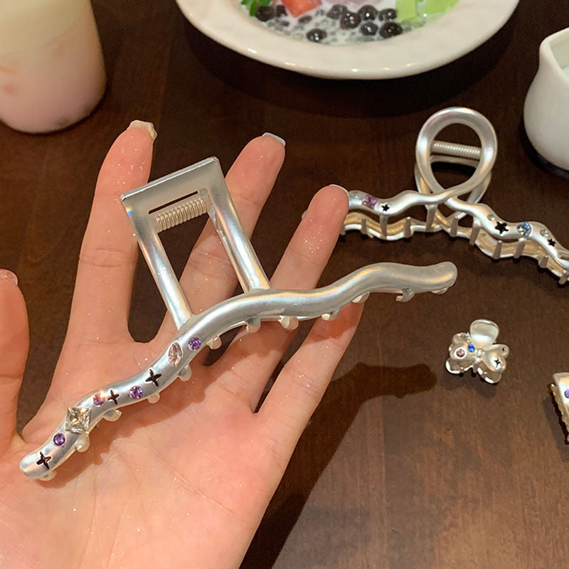Sweet and cool y2k oversized star gripper shark clip back of head hair gripper hair clip for women 2024 new hair accessories headwear