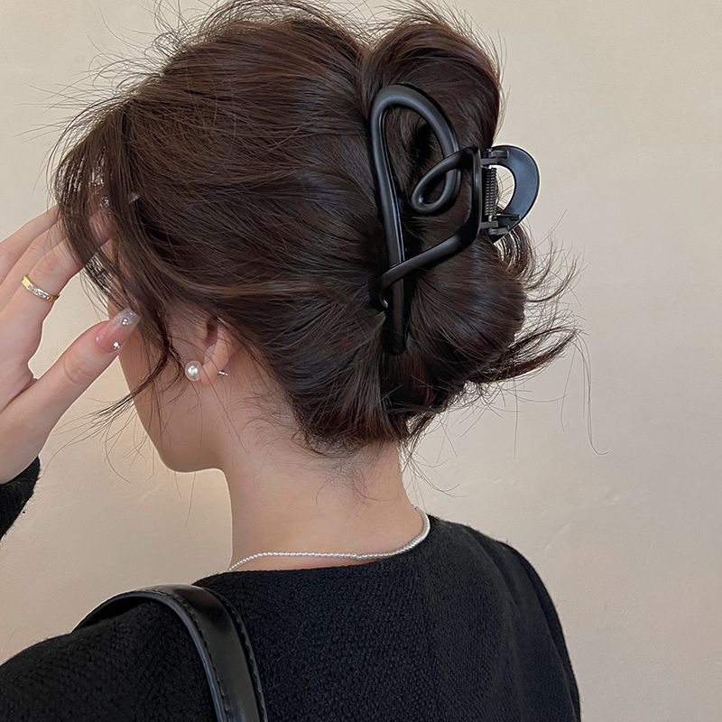 Large matte love gripper female elegant back of head hairpin high-end 2024new arrivalfashion shark clip headwear