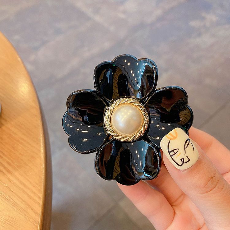 Japanese and korean hair accessories, gripper headwear, casualelegantgirl, back of the head, hair chuck, flower pearl shark clip