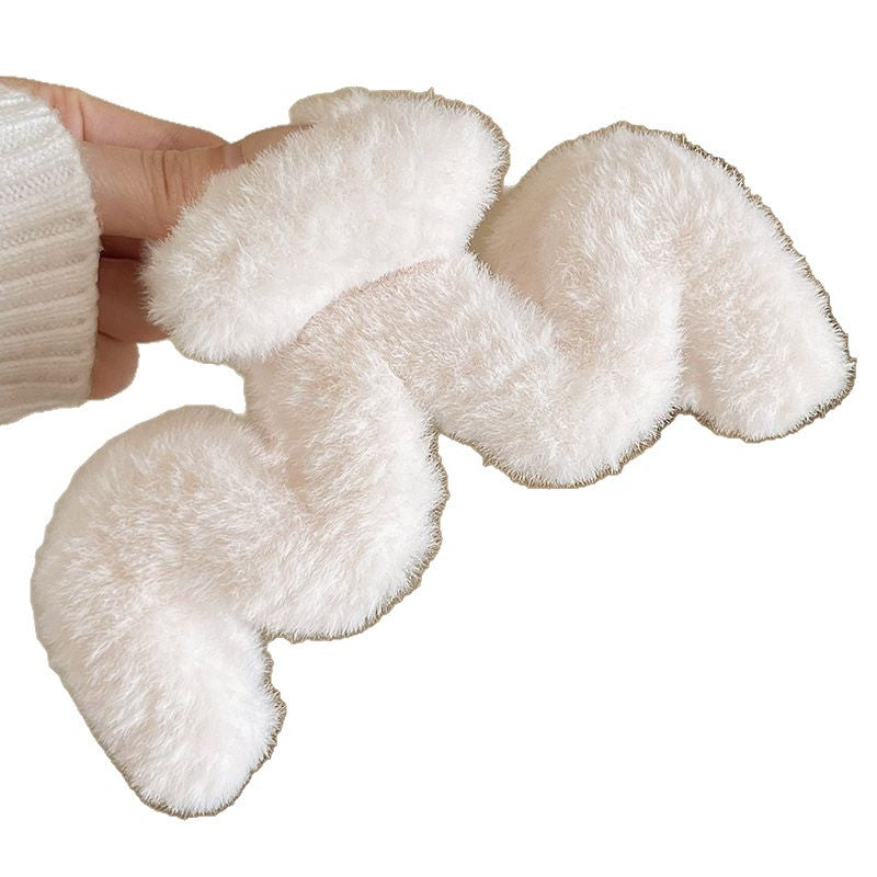 Fall and winterstuffed wavy hair clip on the back of the head casualelegant large furry gripper shark clip hairpin headwear wholesale