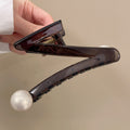 Niche stylesense of design z-shaped gripper 2025classy back of the head elegant hairdofashion pearl shark clip