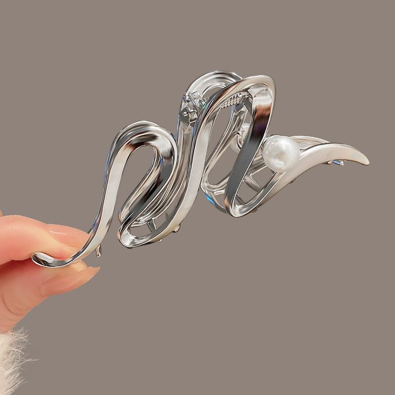 Half-tied hair cut out metal medium-sized gripper for women's high ponytail exquisite back hairpin classy elegant shark clip