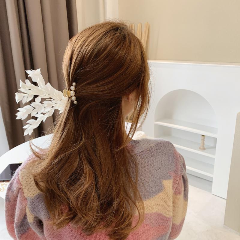 Metal pearl clip headband hair claw simple side clip retro back of head elegant claw clip women's fashion hair clip hairpin