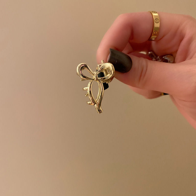 Half-tied hair cut out metal medium-sized gripper for women's high ponytail exquisite back hairpin classy elegant shark clip