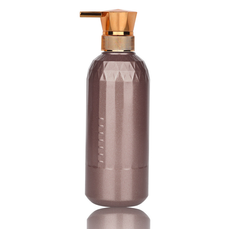 Ready-to-ship pet blow-molded dispensing bottles. gold-colored bottles for shower gel, shampoo, conditioner, lotion, and other liquids. empty plastic pump bottles