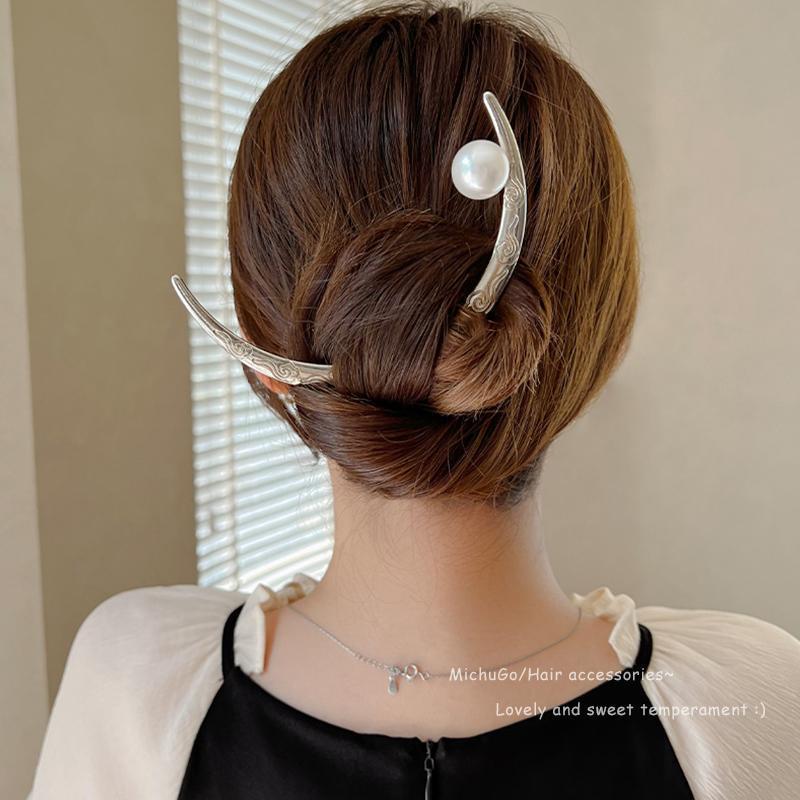 Chinese style crescent moon hairpin, bun head, pearl silver hairpin, classy chinese ancient style crescent moon hairpin, headdress