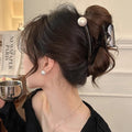 Niche stylesense of design z-shaped gripper 2025classy back of the head elegant hairdofashion pearl shark clip