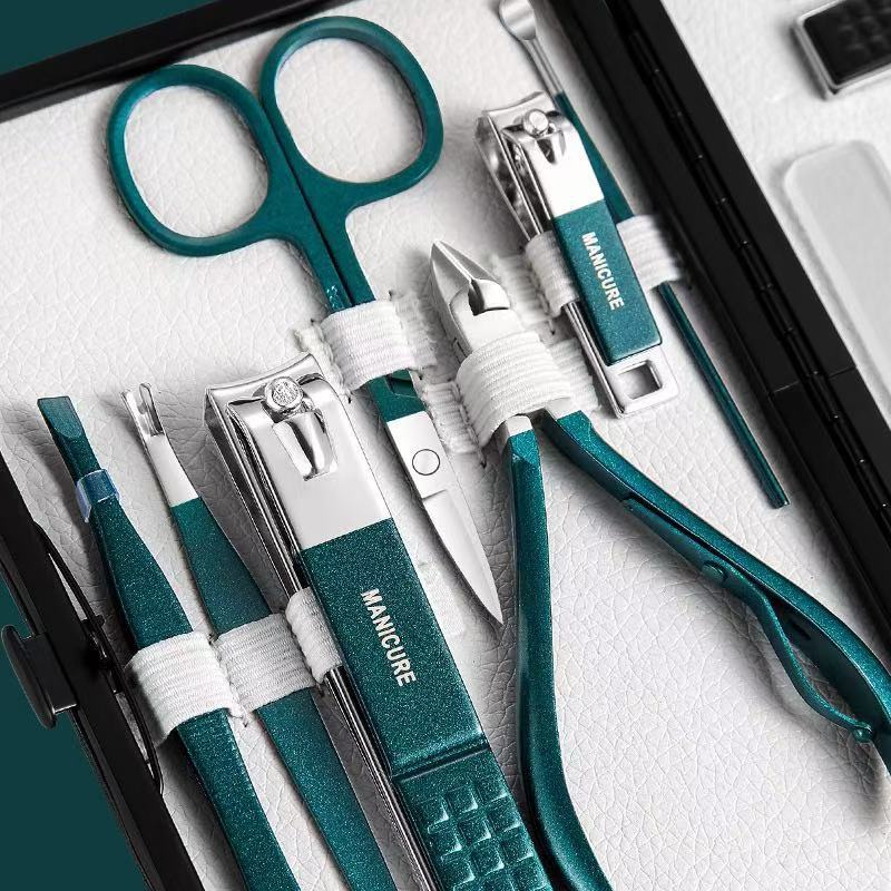 Stainless steel nail clippers, nail nippers, and nail tools - 18-piece set - home manicure kit - professional nail care