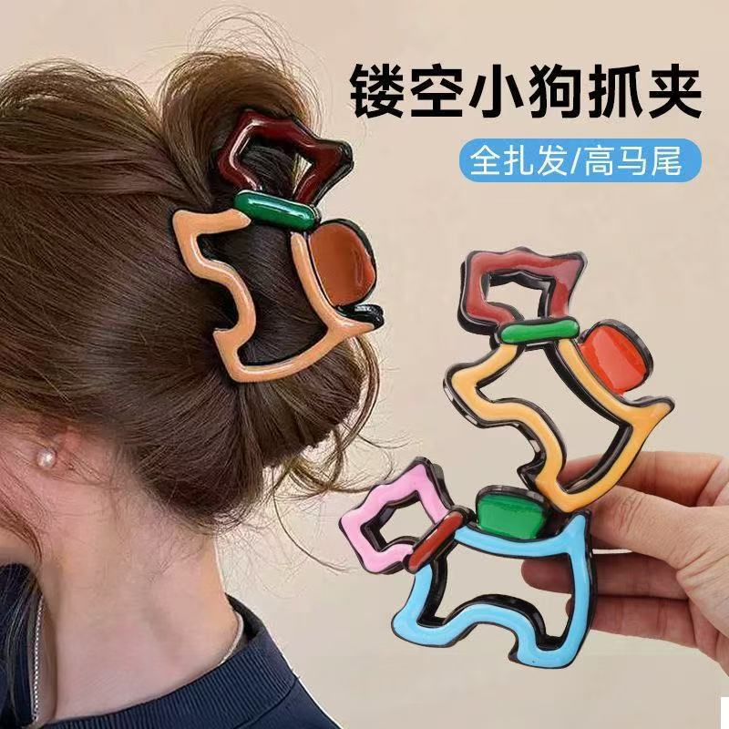 Line puppy ~ cute contrasting color gripper for women, high-end back of the head painted shark clip 2026 new hair clip