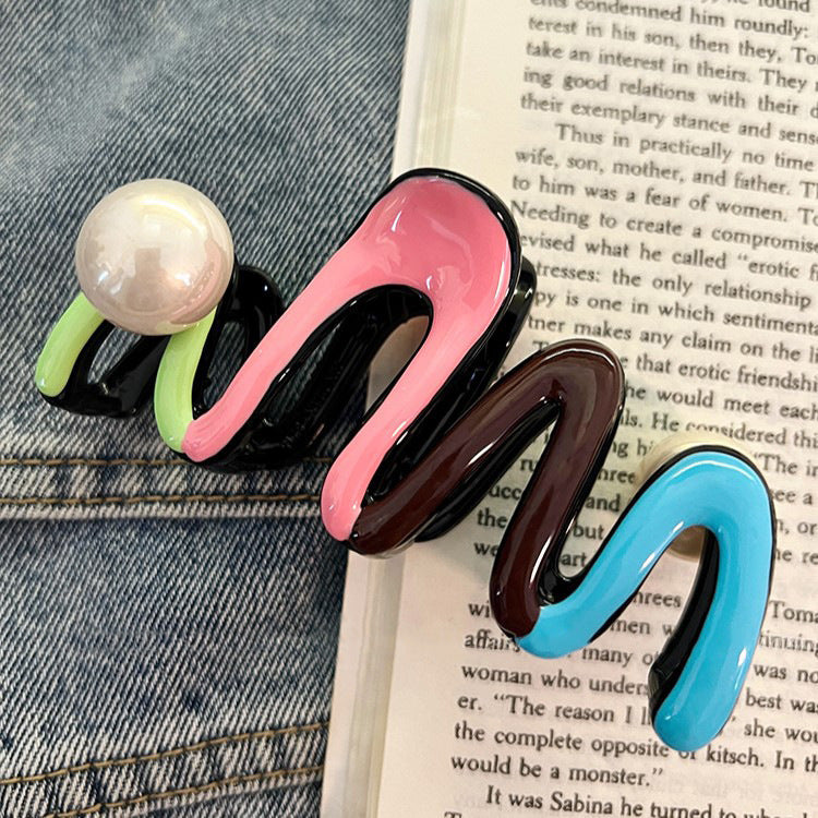 Cute cartoon kitten medium-sized gripper on the back of the head, shark clip, niche styleclassy design, easiest for match hair accessories, trendy