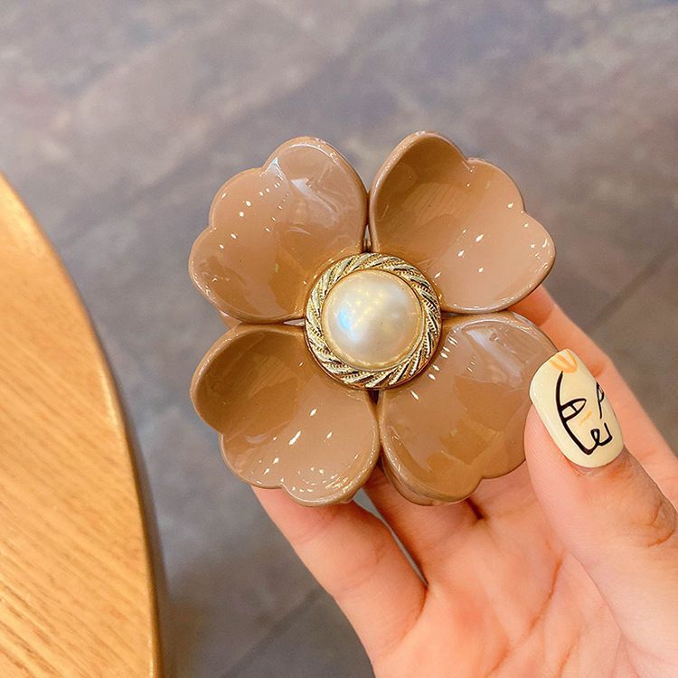 Japanese and korean hair accessories, gripper headwear, casualelegantgirl, back of the head, hair chuck, flower pearl shark clip