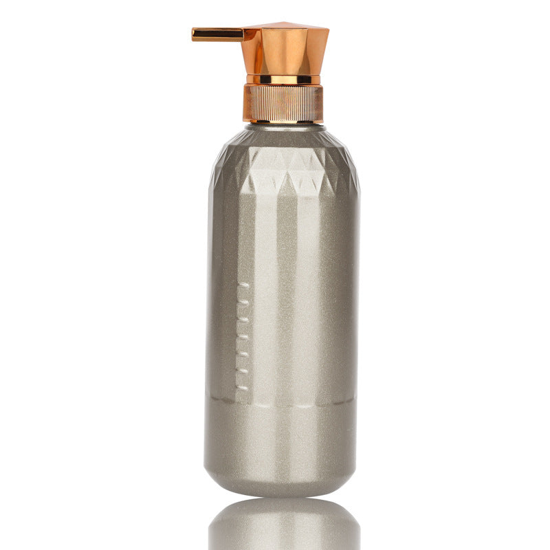 Ready-to-ship pet blow-molded dispensing bottles. gold-colored bottles for shower gel, shampoo, conditioner, lotion, and other liquids. empty plastic pump bottles