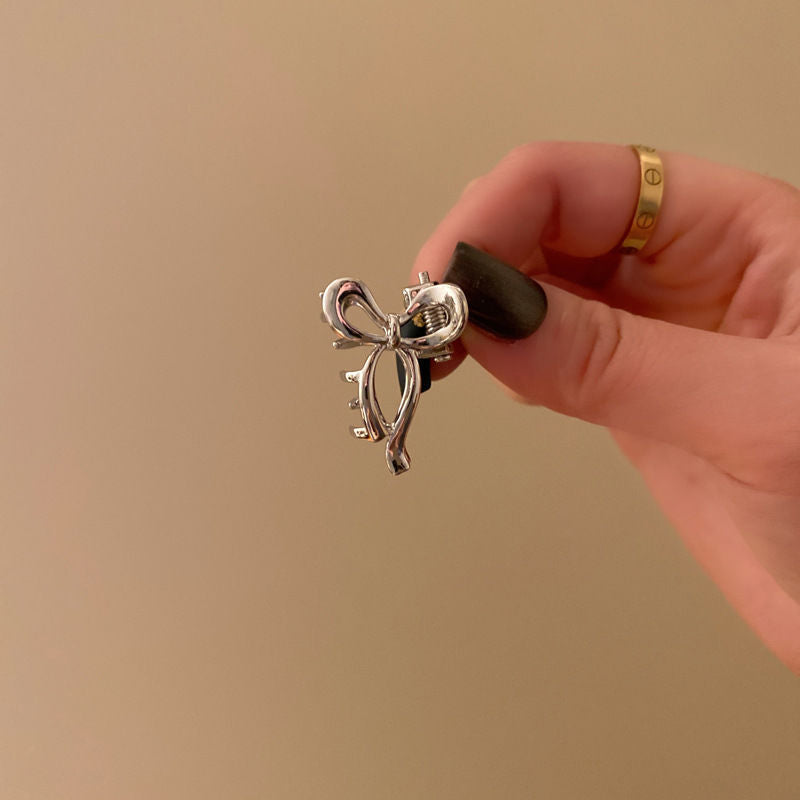 Half-tied hair cut out metal medium-sized gripper for women's high ponytail exquisite back hairpin classy elegant shark clip
