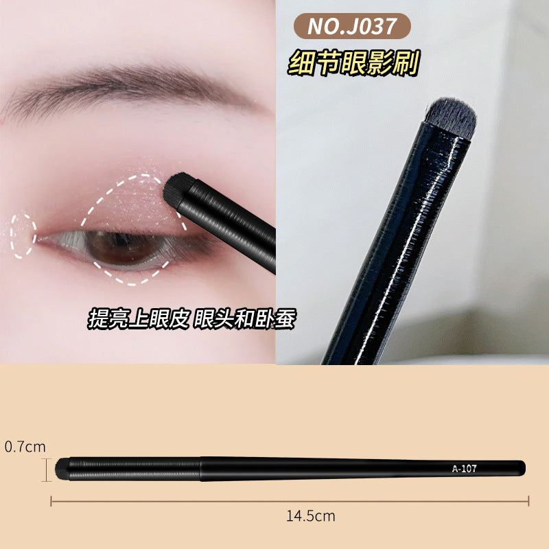 Sickle eyeliner brush, flat bevel blade eyeliner brush, eye and face down to lying silkworm brush, eyebrow brush, eye makeup brush, portable