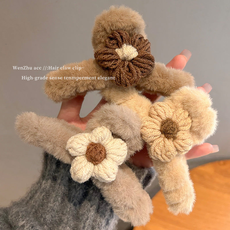 Handmade knitted wool flower hair claw clip - women's autumn/winter retro plush hair clip - sweet shark clip for back of head - hair accessory