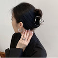 Niche liquid asymmetrical line metal hair clip for women, back of the head gripper, medium shark clip, classypopular hair gripper