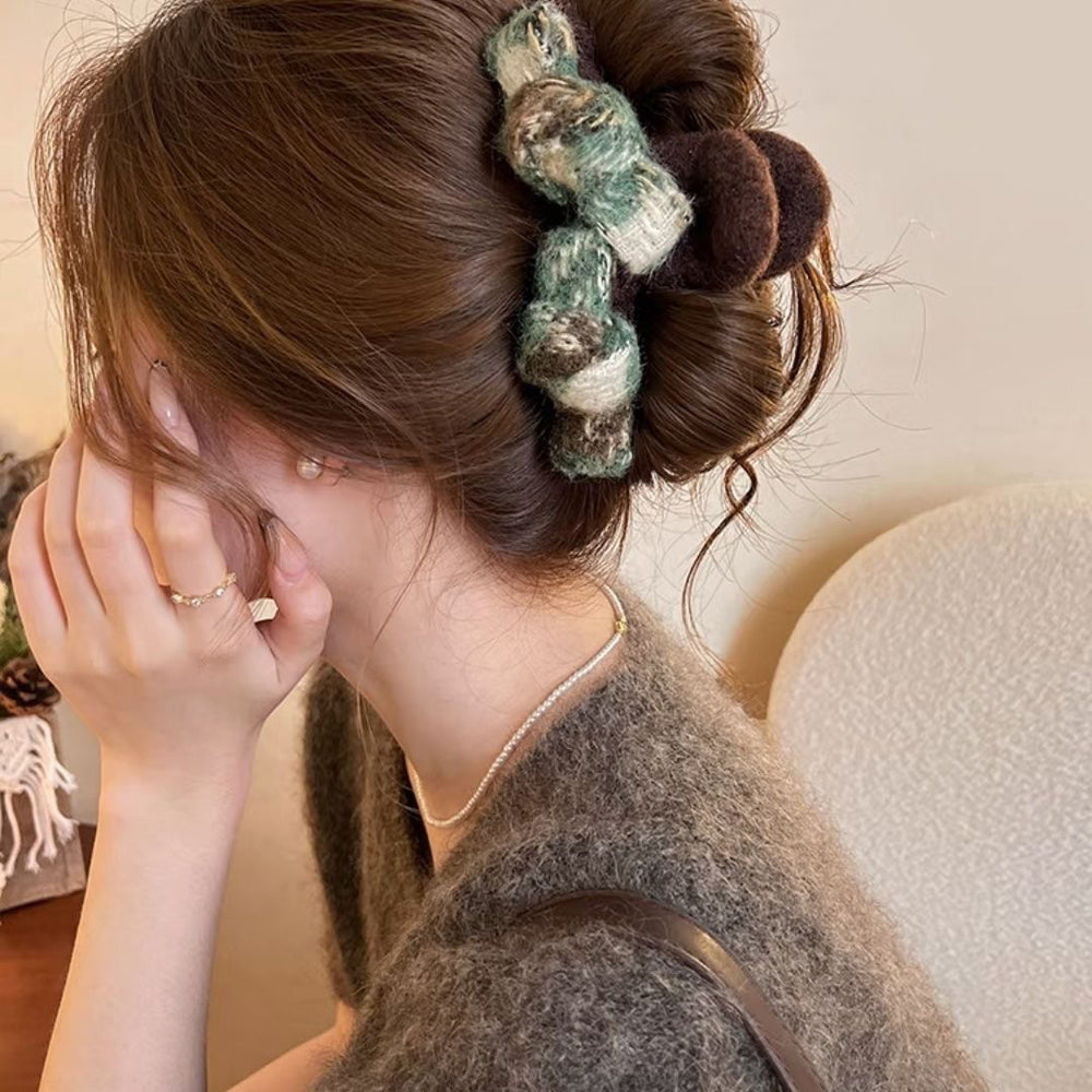 Gentle trap~autumn and winter woolen bow gripper for women 2025 new hairpin back of head hair duckbill clip