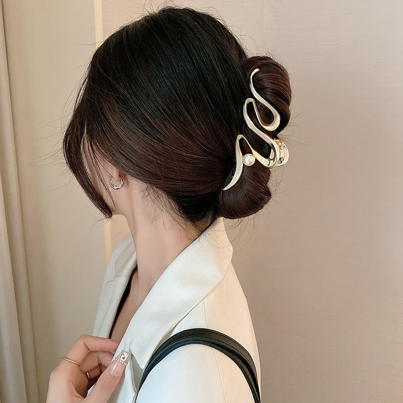 Large metal frosted wave gripper female headgear hairpin for large hair volume classy back head hair shark clip