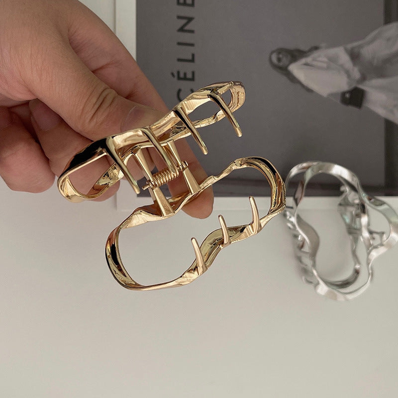 Niche liquid asymmetrical line metal hair clip for women, back of the head gripper, medium shark clip, classypopular hair gripper