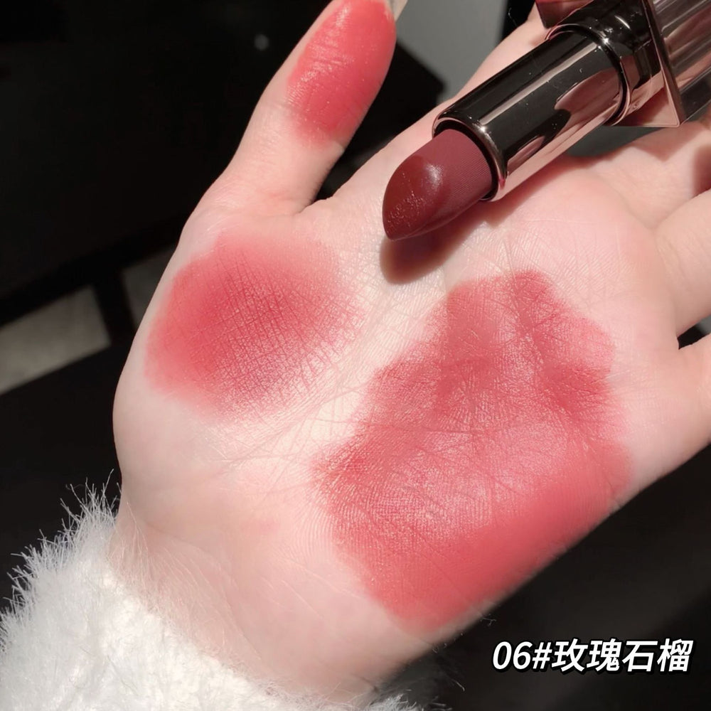 Gege bear gege bear gorgeous matte velvet lipstick is not easy to stain the cup student party affordable makeup lipstick