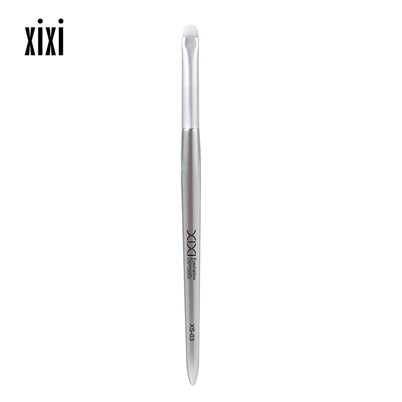 Xixi deep eyeshadow brush - soft bristles, blending, clump-free, beginner-friendly, makeup artist beauty tool