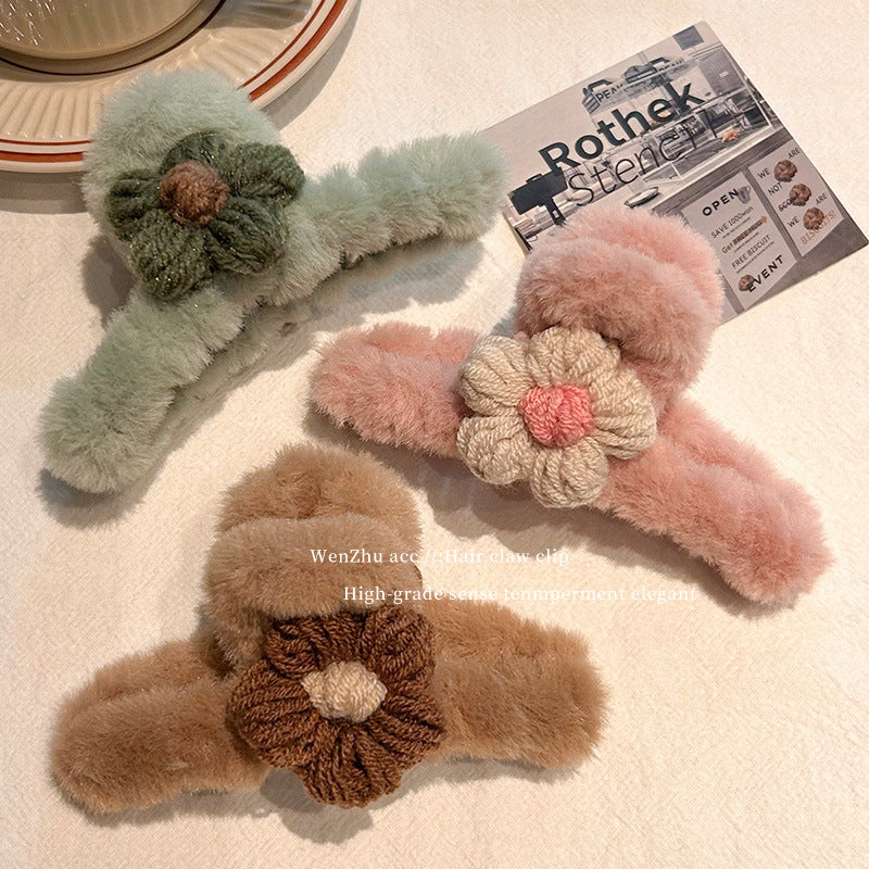 Handmade knitted wool flower hair claw clip - women's autumn/winter retro plush hair clip - sweet shark clip for back of head - hair accessory