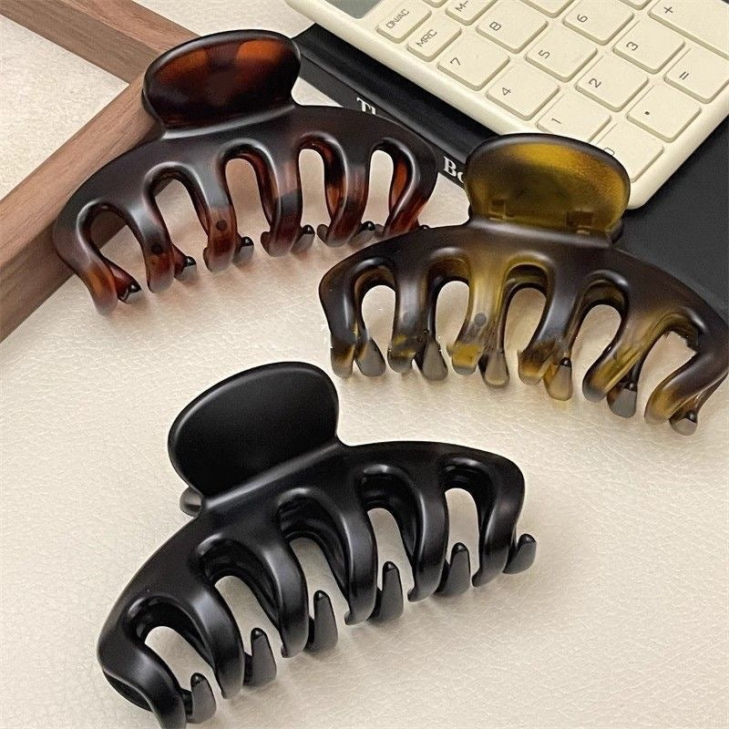 Simple korean style acrylic shark clip - high-end, elegant hair clip for the back of the head - large hair claw clip for women - new 2026 collection