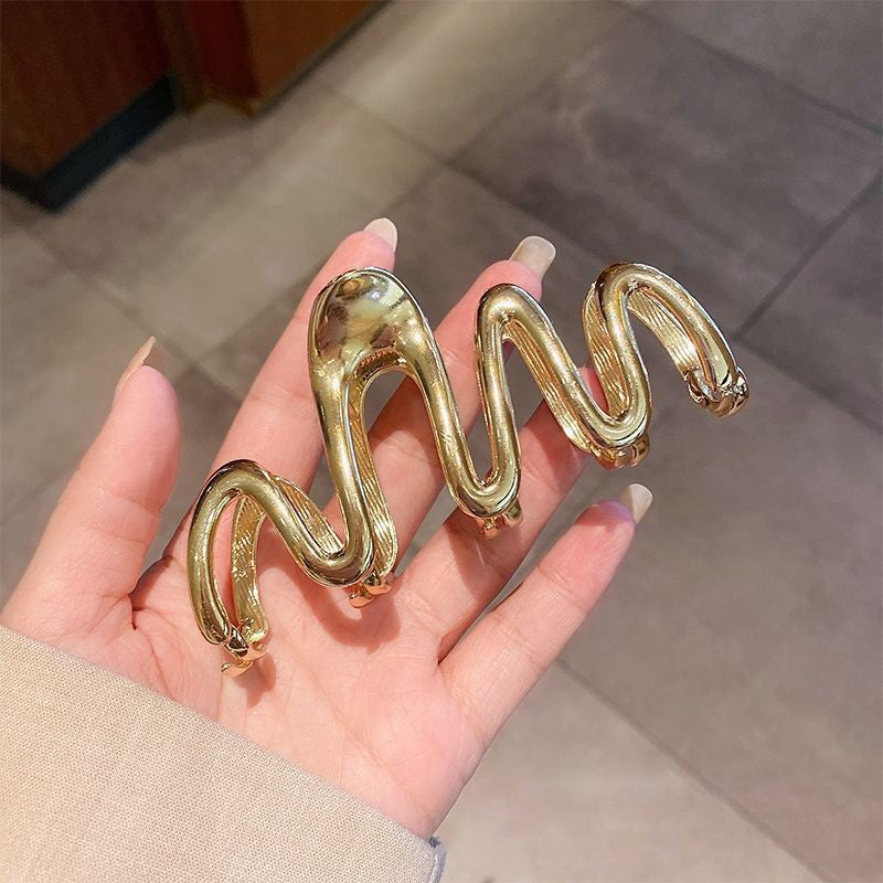 Half-tied hair cut out metal medium-sized gripper for women's high ponytail exquisite back hairpin classy elegant shark clip