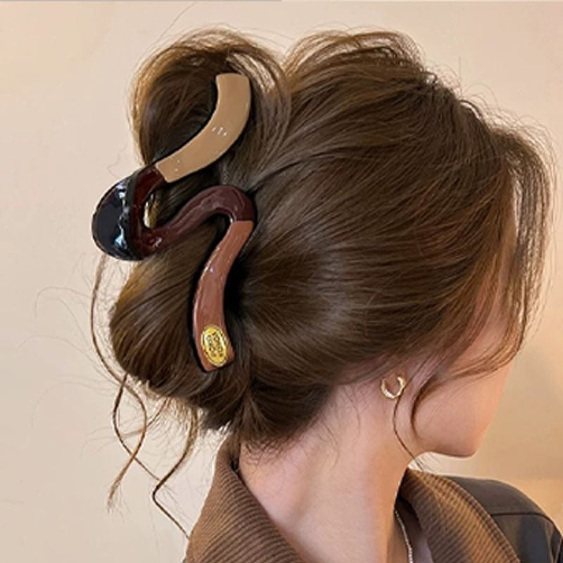 Cute cartoon kitten medium-sized gripper on the back of the head, shark clip, niche styleclassy design, easiest for match hair accessories, trendy