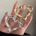 Metallic heart claw clip - new women's fashion, elegant, minimalist, versatile small shark clip, light luxury style, high-end hair accessory