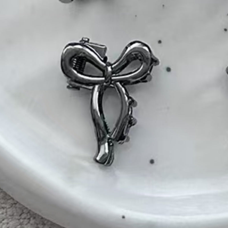 Half-tied hair cut out metal medium-sized gripper for women's high ponytail exquisite back hairpin classy elegant shark clip