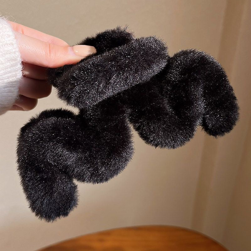 Fall and winterstuffed wavy hair clip on the back of the head casualelegant large furry gripper shark clip hairpin headwear wholesale