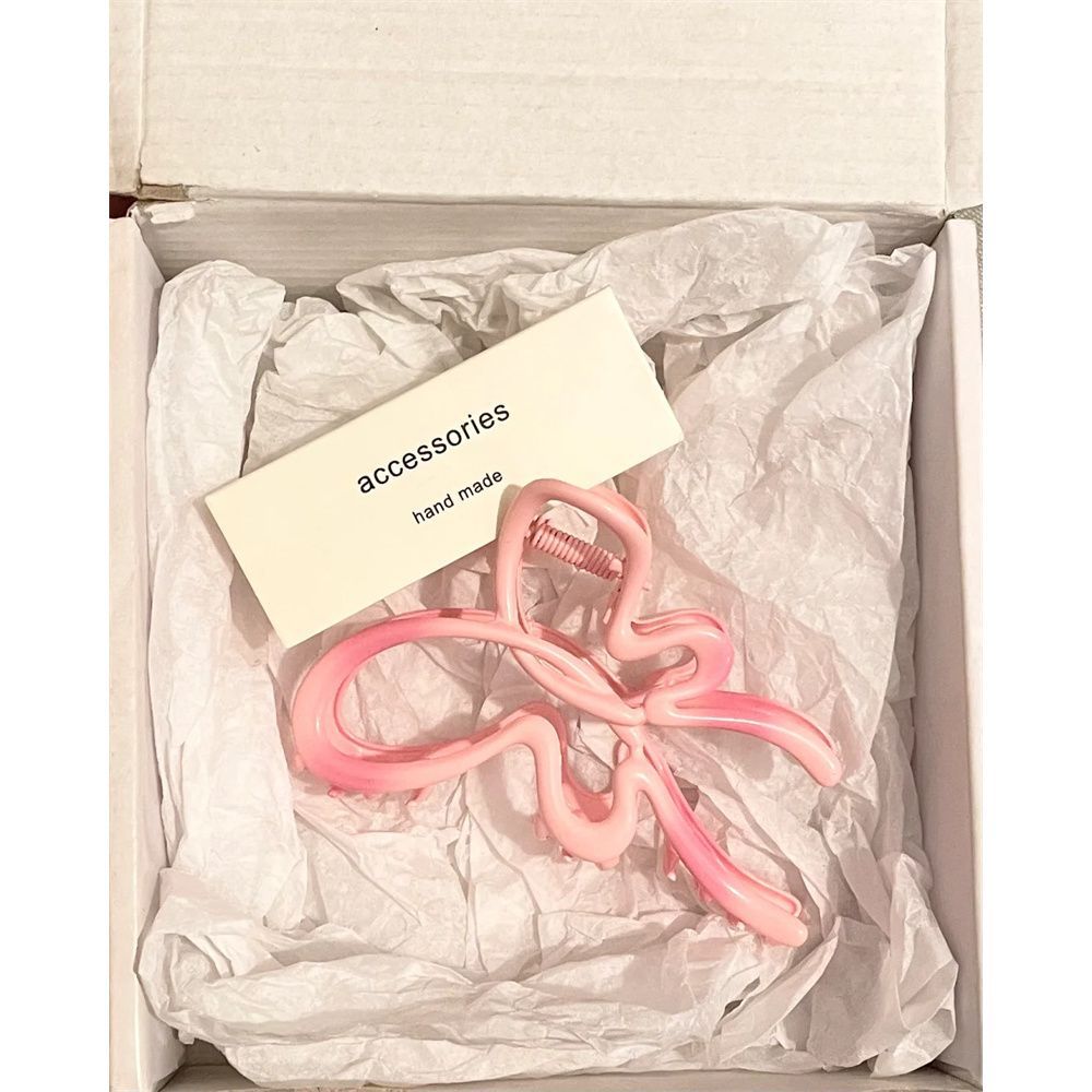 Sweet and cool girl~ins butterfly cut out design gripper cute hair clip for women's back of head shark clip 2024new arrival