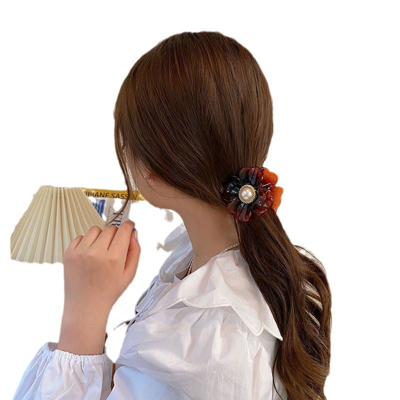 Japanese and korean hair accessories, gripper headwear, casualelegantgirl, back of the head, hair chuck, flower pearl shark clip