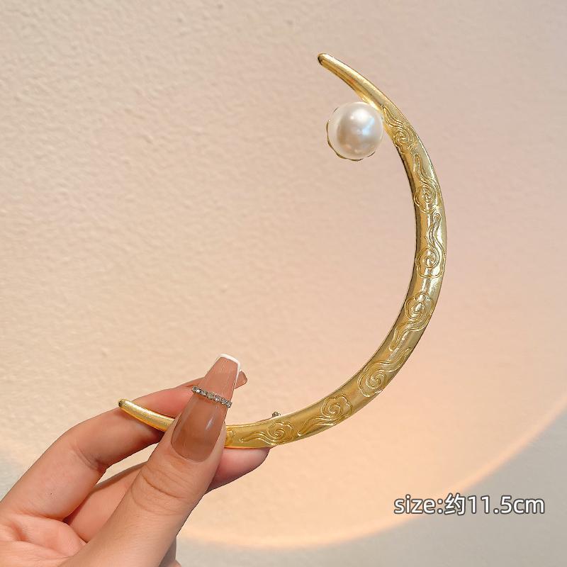 Chinese style crescent moon hairpin, bun head, pearl silver hairpin, classy chinese ancient style crescent moon hairpin, headdress