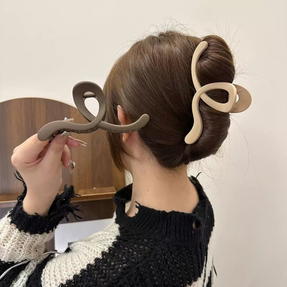 Sense of design geometric lines back of head hair clip large shark clip female frosted easiest for matchelegant hair clip headwear