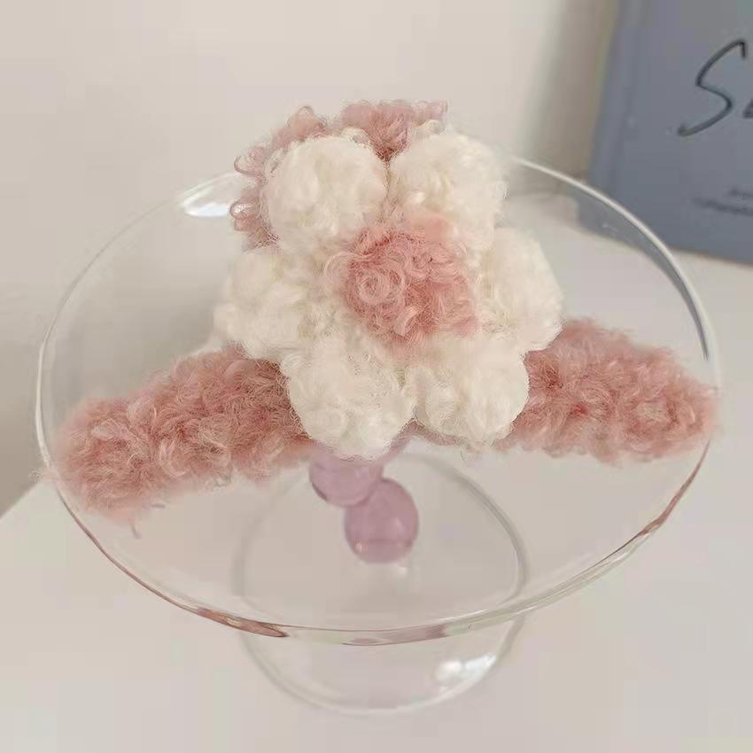 Fall and winterstuffed gripper flower large hairpin furry hair gripper head accessories female back of head casual shark clip