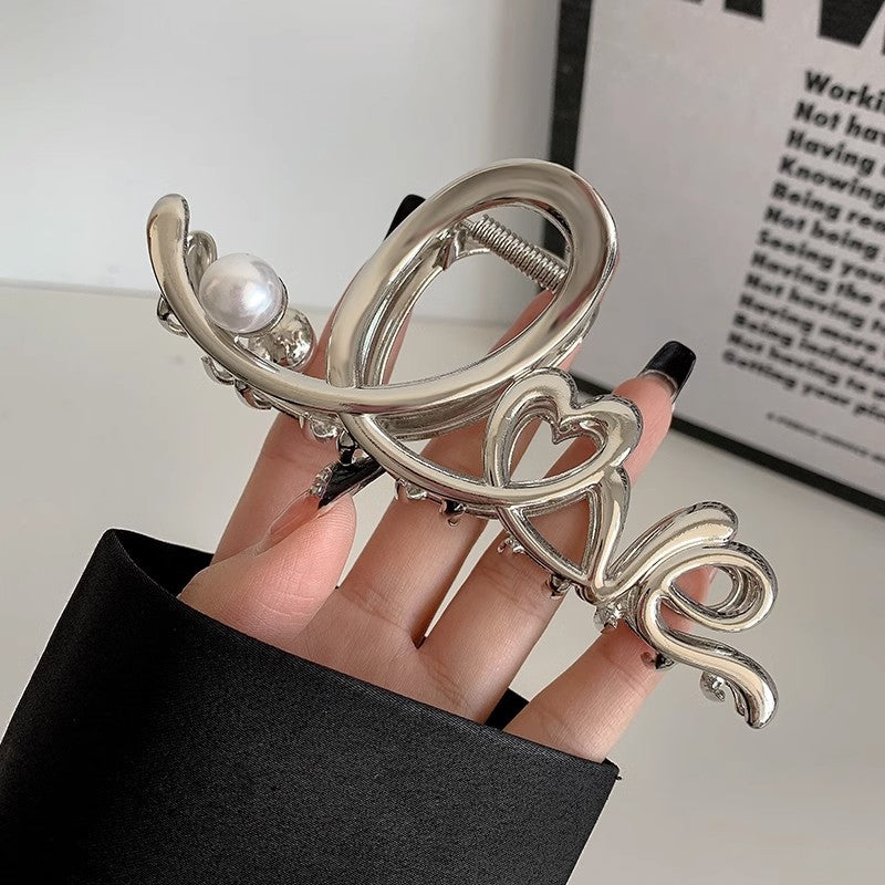 Love letter metal gripper for women, high-end hair volume, hair clip, headwear, large shark clip on the back of the head