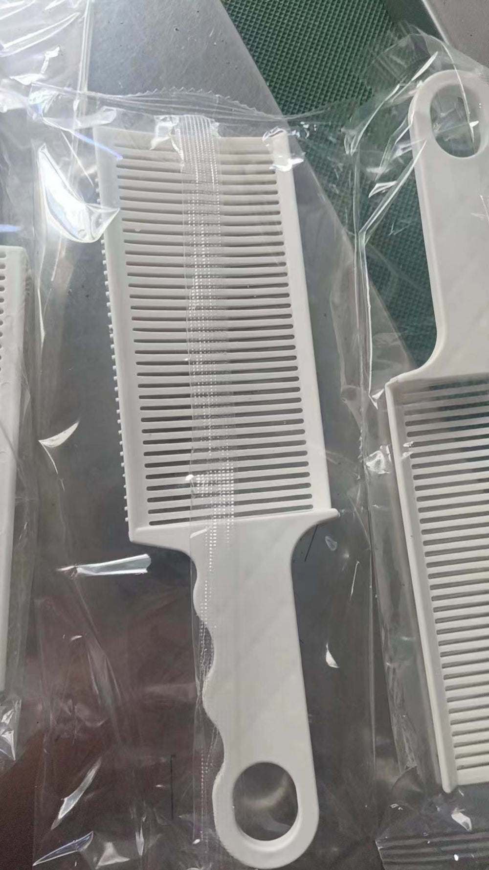 popular plastic men's flat-top clipper comb for home hairdressing shop hair stylist special fixed slot comb in stock