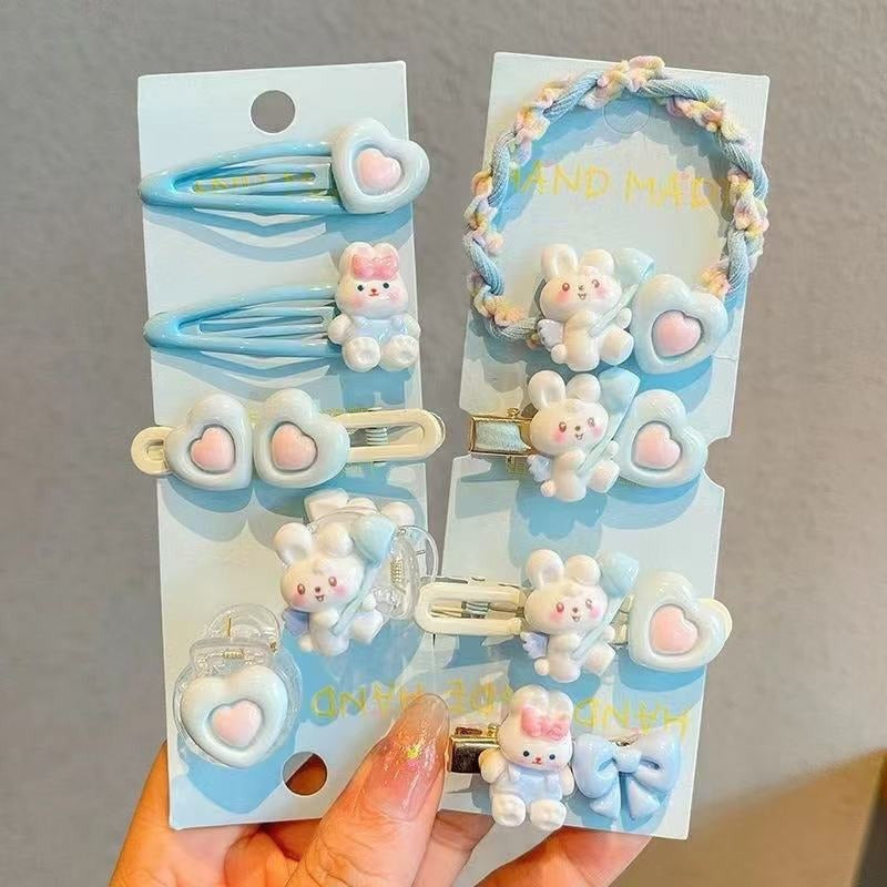Sweet and edgy hair clips for young girls and students, featuring cute cartoon designs. perfect for securing side bangs or adding a touch of charm to your little one's hairstyle. adorable hair accessories for girls