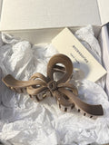 Autumn/winter acrylic bow geometric hair clip for women, 2024 new high-end claw clip, large ribbon shark clip