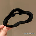 Liquid line claw clip - matte black