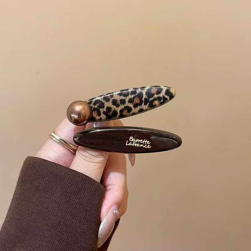 Small gold label letter leopard print duckbill clip one-word clip hairpin casualretro style side clip bangs clip hairpin hair accessories