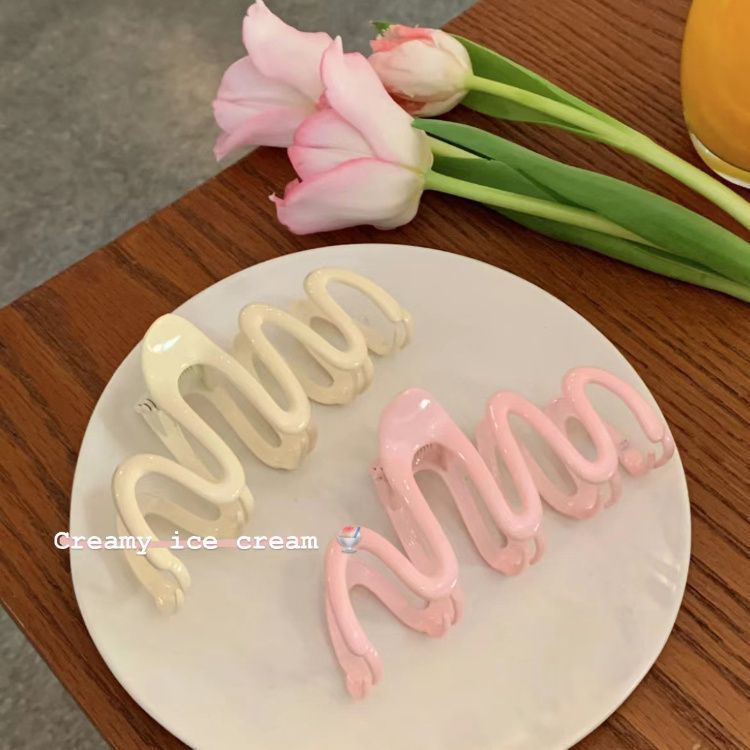 Wavy shark clip dopamine gripper large classy candy color clip sense hair clip water ripple headwear