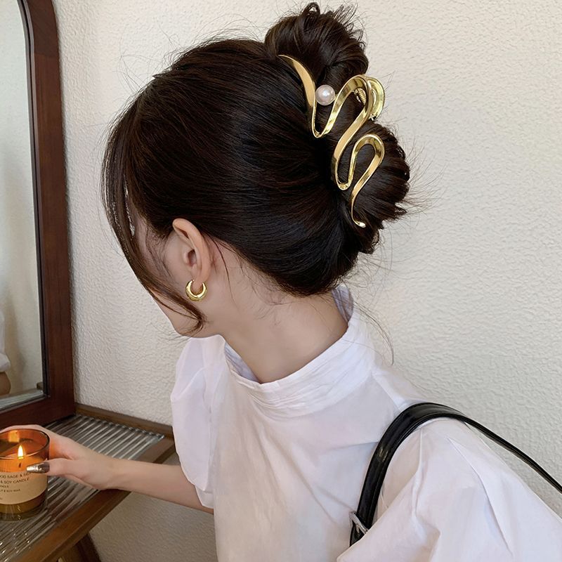 Sense of designniche style cold style gripper ins hairpin female back of head shark clip 2024new arrival hair gripper large size