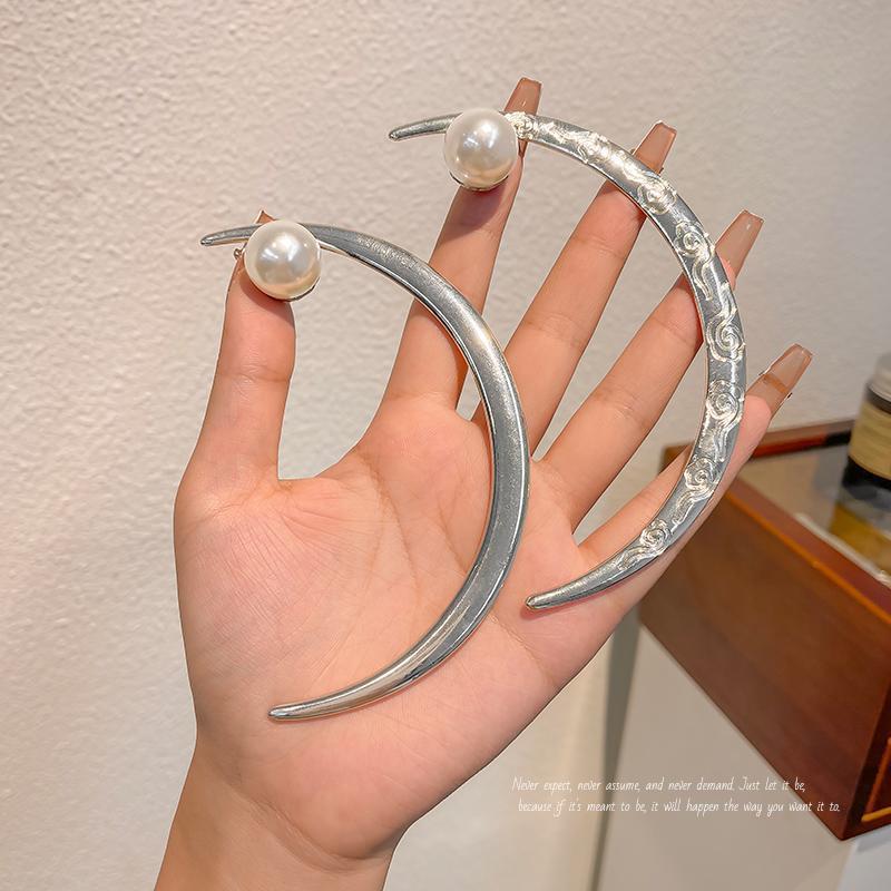 Chinese style crescent moon hairpin, bun head, pearl silver hairpin, classy chinese ancient style crescent moon hairpin, headdress