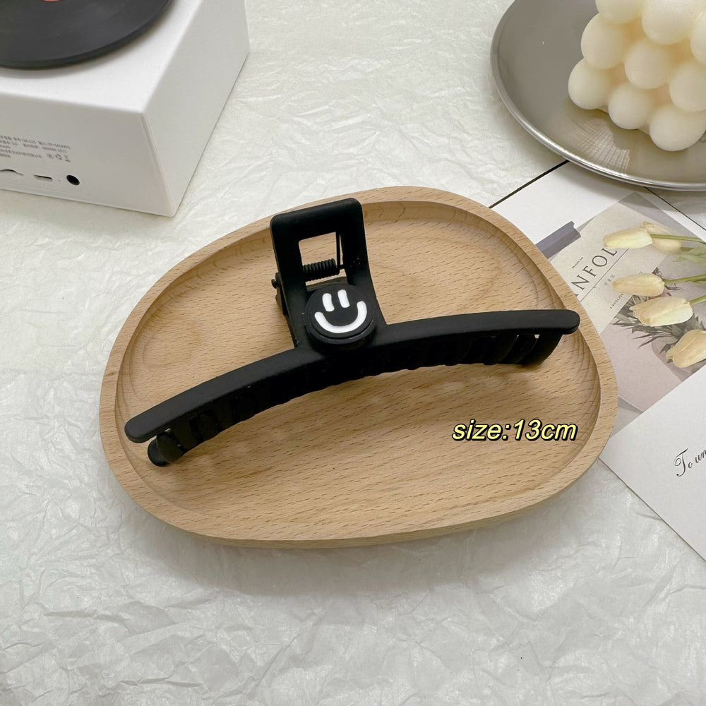Xiaoxiangfeng black and white elegant gripper letter contrast color shark clip hairpin large frosted back of head hair accessories hairpin