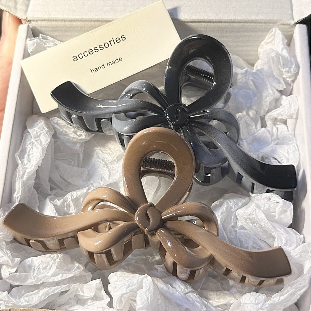 Autumn/winter acrylic bow geometric hair clip for women, 2024 new high-end claw clip, large ribbon shark clip