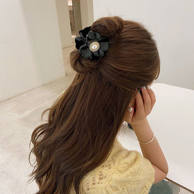 Japanese and korean hair accessories, gripper headwear, casualelegantgirl, back of the head, hair chuck, flower pearl shark clip